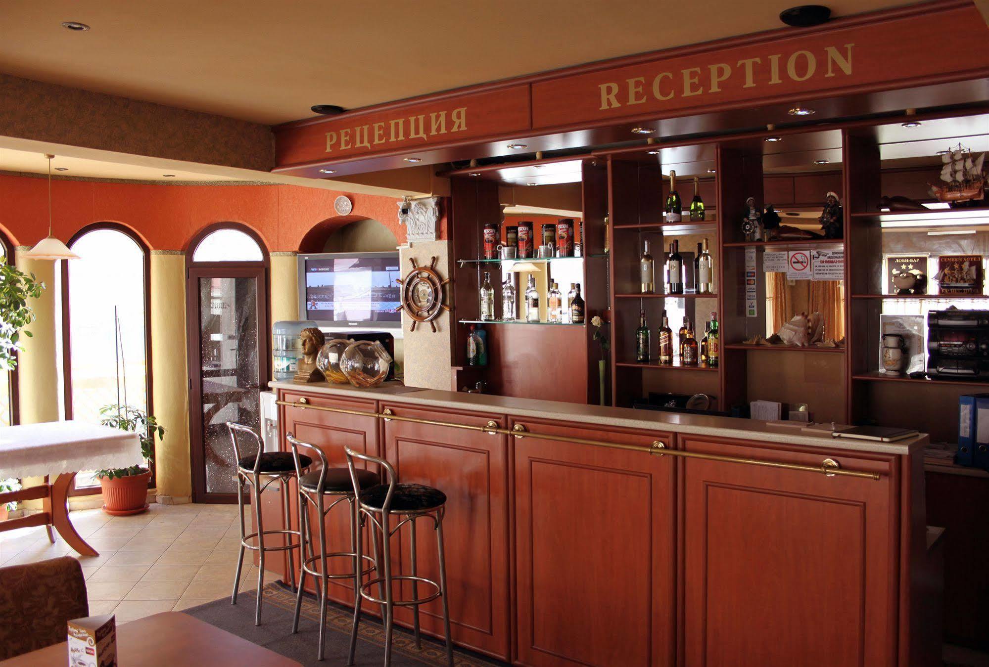 Antik Hotel Varna Exterior photo